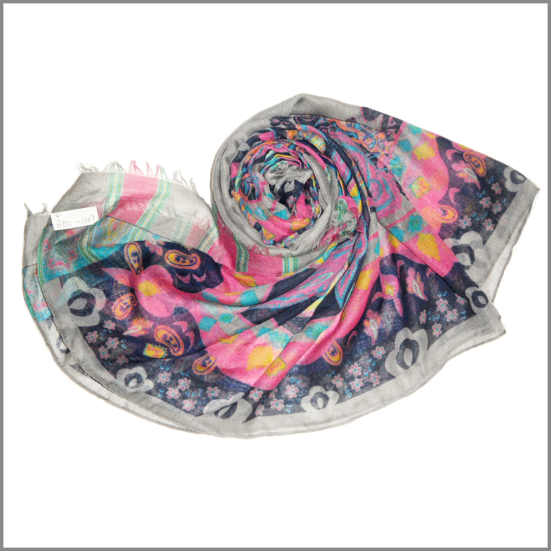 Fashionable ladies' popular scarf, OEM orders are welcome