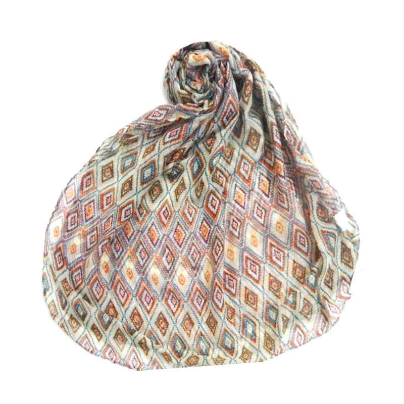 Fashionable ladies' popular scarf, OEM orders are welcome
