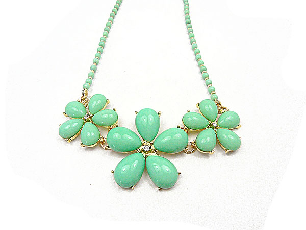 fashion beautiful necklace set