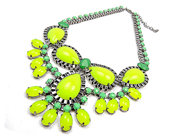 fashion beautiful necklace