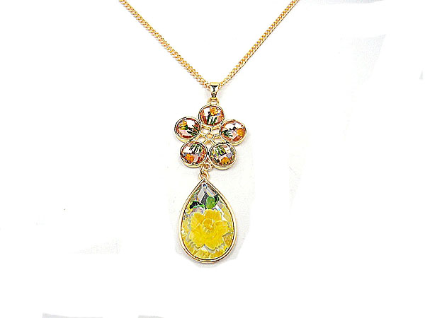 fashion beautiful necklace