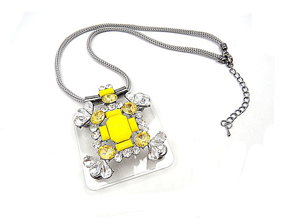 fashion beautiful necklace
