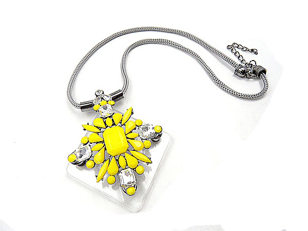 fashion beautiful necklace