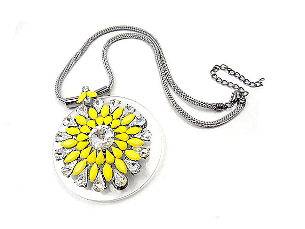 fashion beautiful necklace