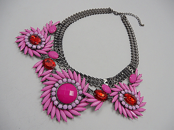 fashion beautiful necklace