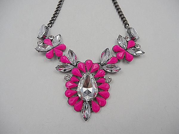 fashion beautiful necklace