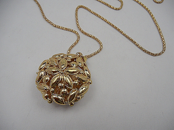 fashion beautiful necklace