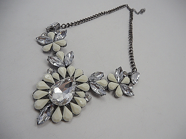 fashion beautiful necklace