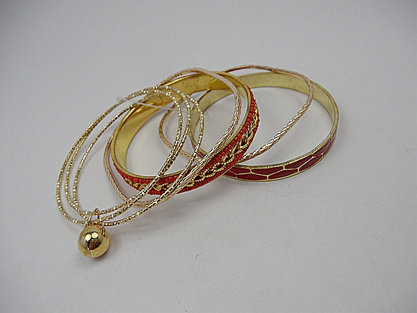 fashion beautiful bangle