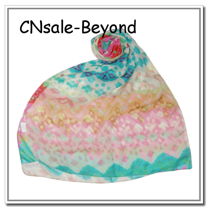 GEOMETRIC SCARF