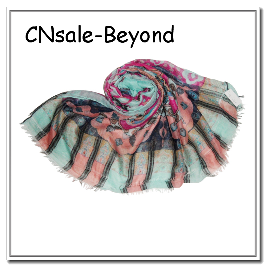 COLORFUL STRIP SCARF