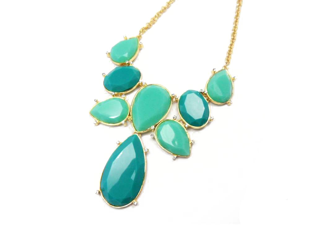 Conba Graceful Simple Cufflinks Necklace with Golden Chain, Decorated with Light Green Resin 