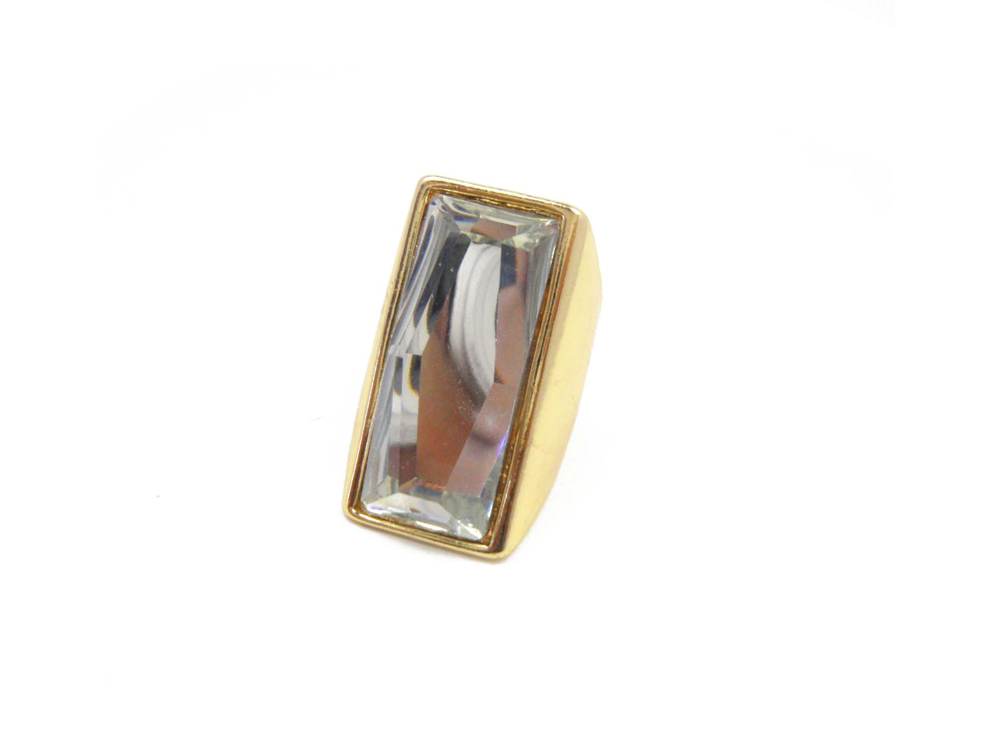 Fashion jewelry made of zinc alloy and plastic,available in various designs