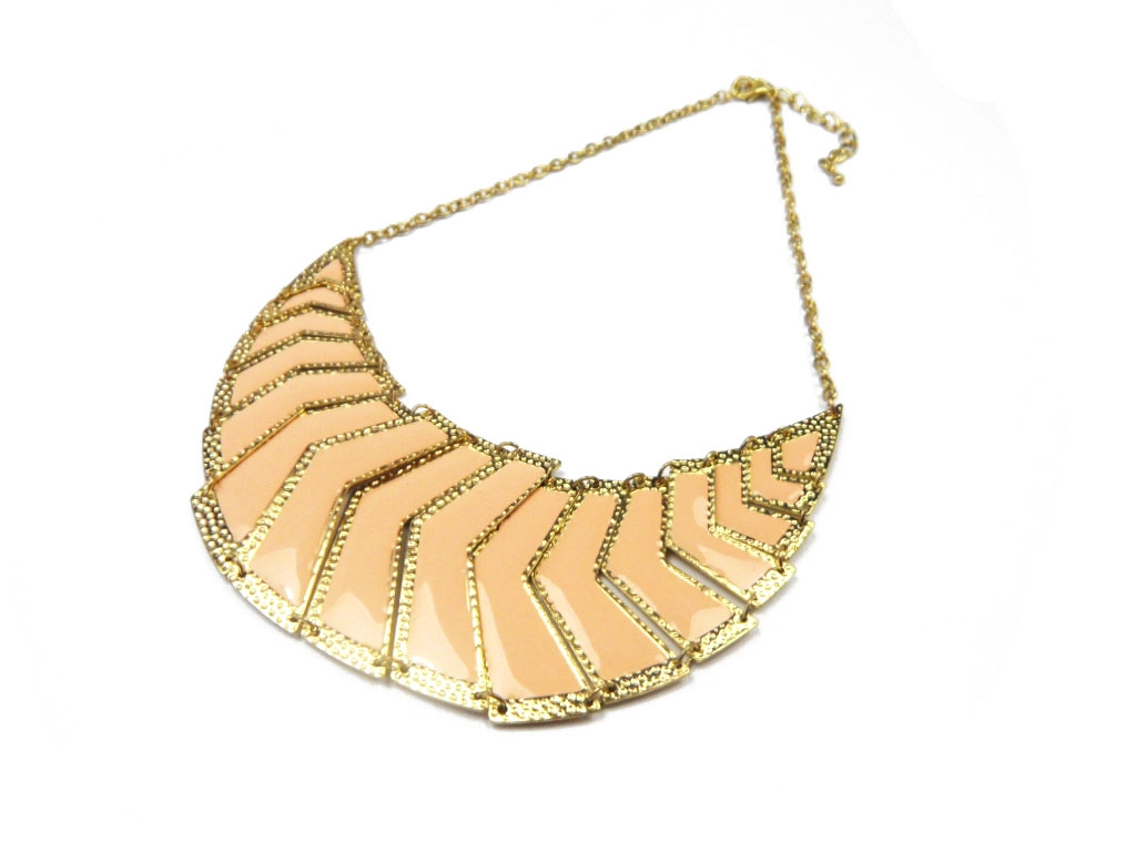 Stylish and Graceful Chunky Bib Necklace with Pink Epoxy on Gold Zinc Alloy Decoration 