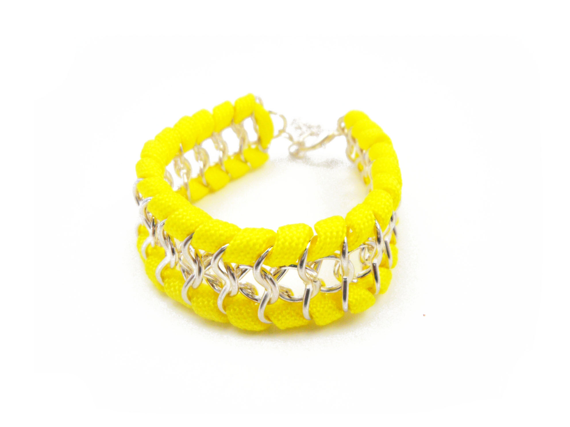 Fashion jewelry made of fabric and iron,available in various designs
