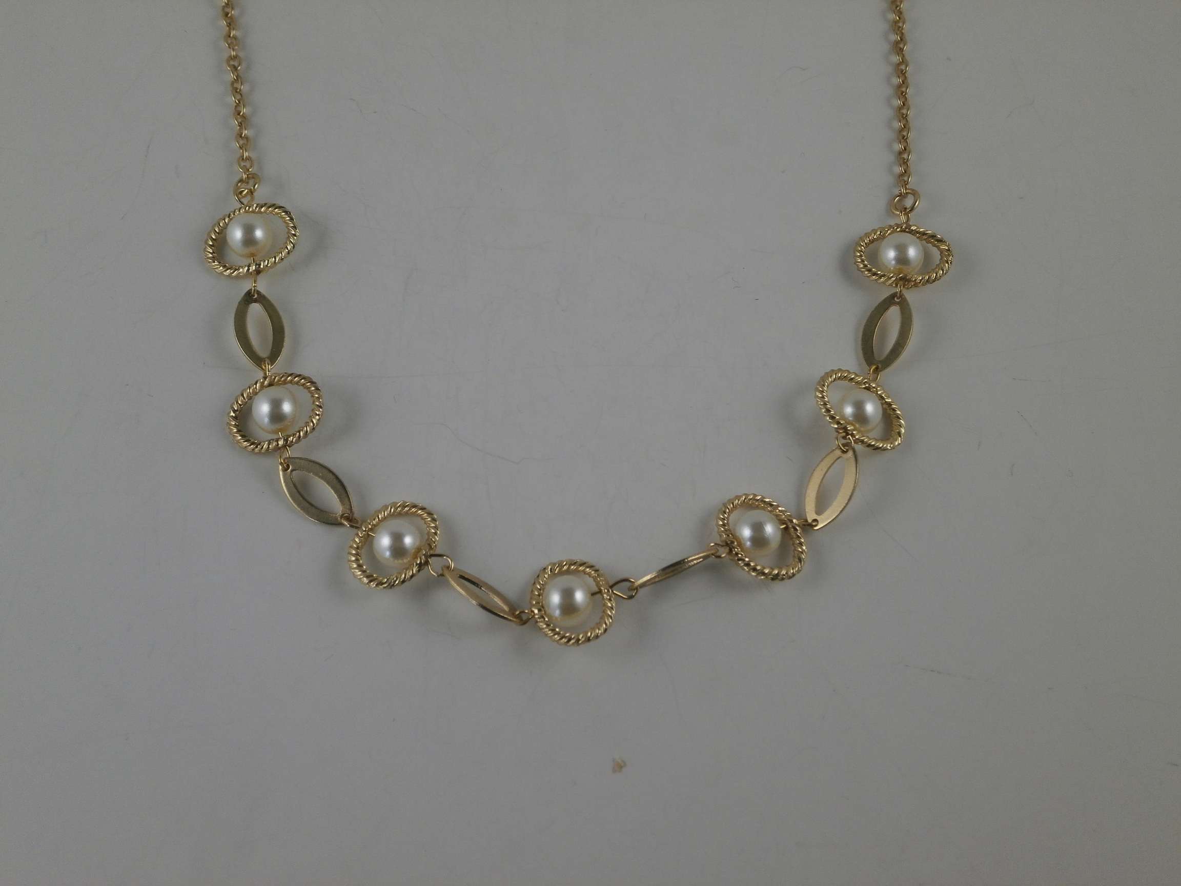 fashion beautiful necklace
