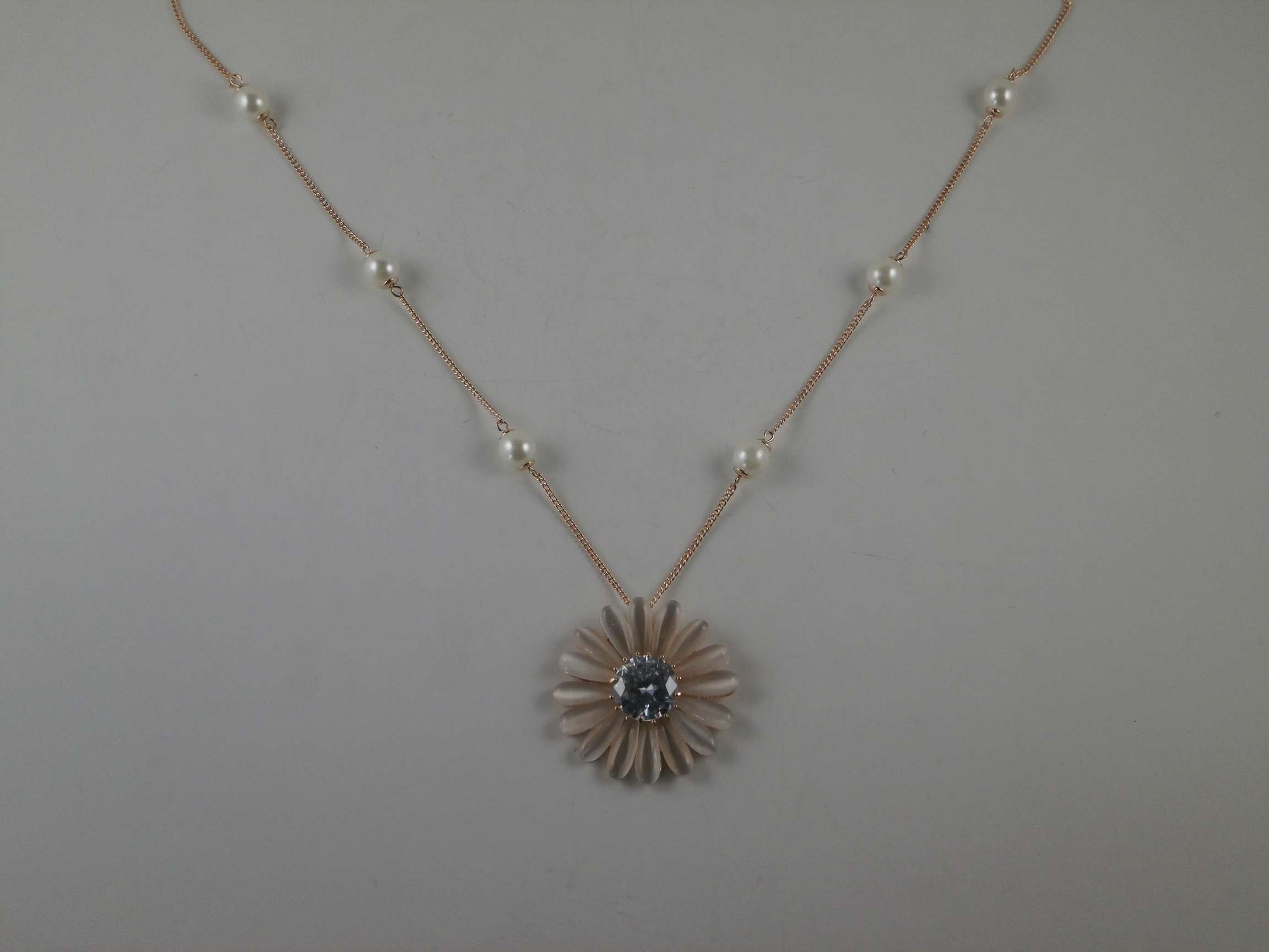 fashion beautiful necklace