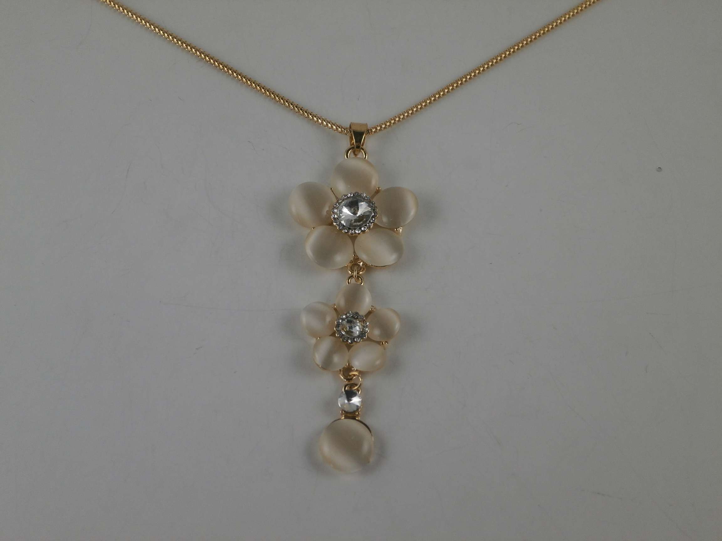 fashion beautiful necklace